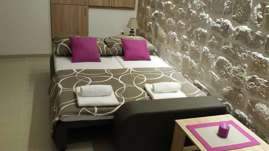 Studio Apartment Legcevic Kastela