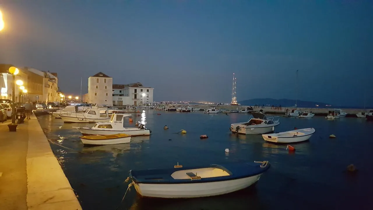 Studio Apartment Legcevic Kastela
