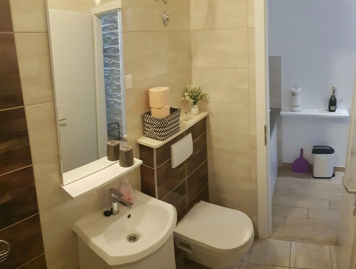 Studio Apartment Legcevic Kastela 0*,