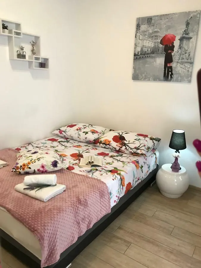 Studio Apartment Legcevic Kastela