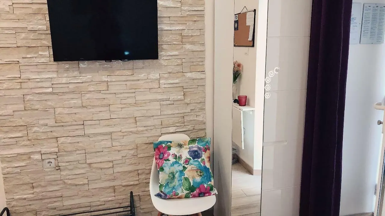 Studio Apartment Legcevic Kastela