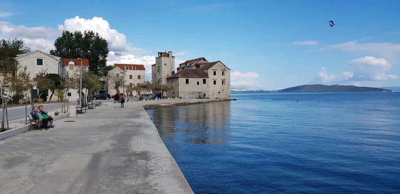 Studio Apartment Legcevic Kastela Croatia